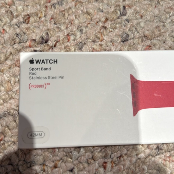 MQXE2AM/A
Apple Watch 42mm Red Sport Band Project Red - Picture 3 of 4